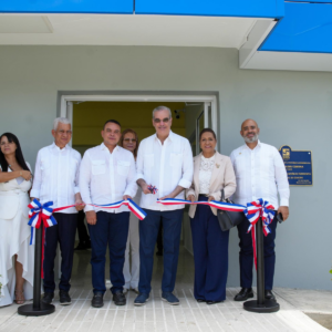 Abinader entrega renovado Hospital Municipal de Cevicos con inversión superior a RD$78 millones
