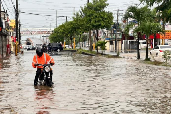 Vaguada y onda tropical provocarán aguaceros, tormentas eléctricas y ráfagas de viento
