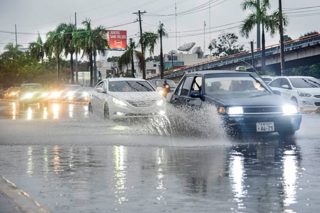 Se esperan lluvias y chubascos en varias zonas del país este lunes