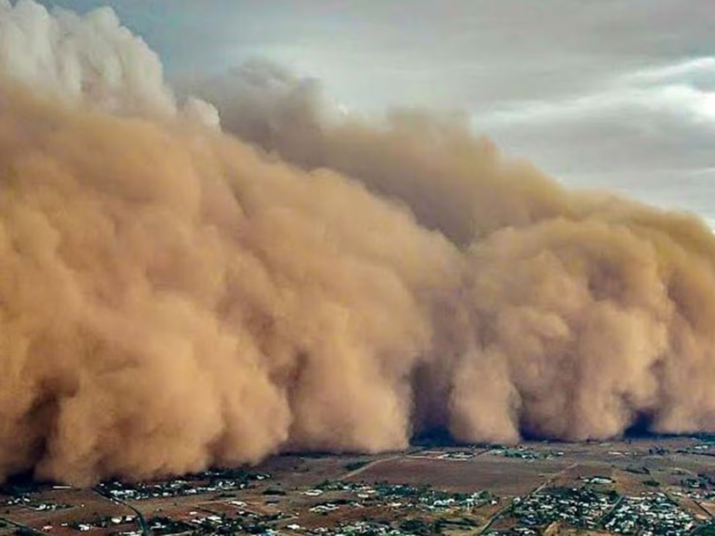 Polvo del Sahara y sistema de alta presión dominarán el clima: ambiente caluroso y pocas lluvias en gran parte del país
