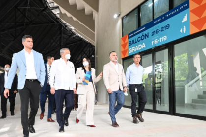 DR. LEONARDO AGUILERA SUPERVISA AVANCES DE REMODELACIÓN DE LA ARENA BANRESERVAS VIRGILIO TRAVIESO SOTO