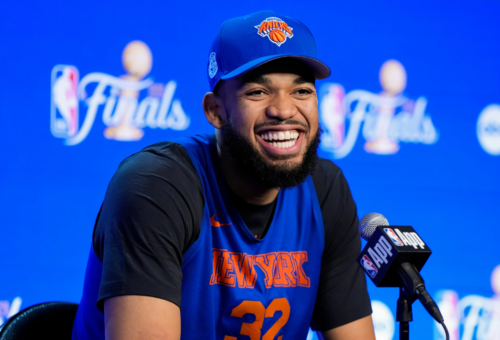 Karl-Anthony Towns desata la euforia en el desfile de los New York Knicks tras histórica celebración