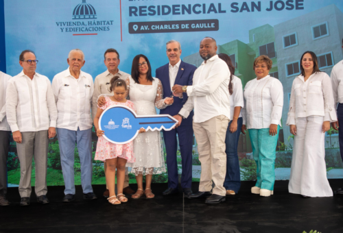 Abinader entrega 700 apartamentos del Plan Familia Feliz en Santo Domingo Norte