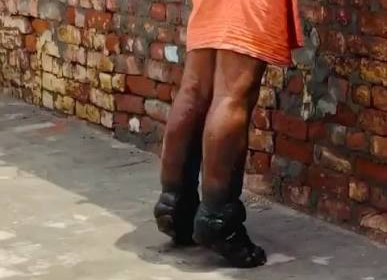 Dulal Giri Ji Maharaj se vuelve viral por su extrema práctica de devoción en India