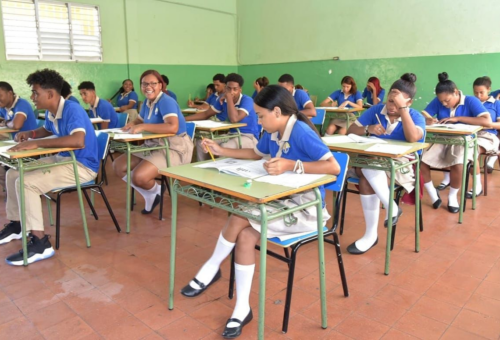 Más de 111 mil estudiantes inician las Pruebas Nacionales 2026 en todo el país