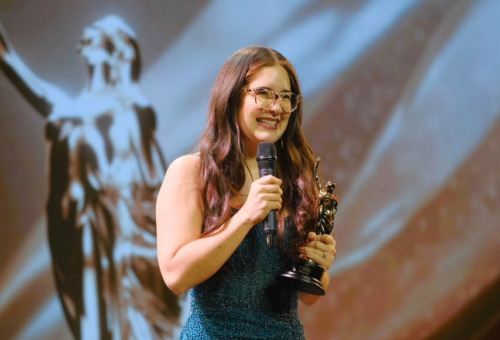Jatnna Tavárez recibe máximo galardón del Premio Mujeres que Inspiran