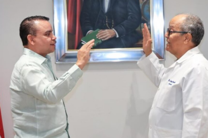 Santiago Valenzuela Sosa es designado jefe de Neurocirugía en el Hospital Padre Billini