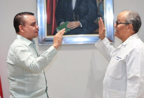 Santiago Valenzuela Sosa es designado jefe de Neurocirugía en el Hospital Padre Billini