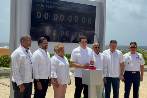 David Collado inicia construcción del malecón de Andrés y remodelación del parque de Boca Chica