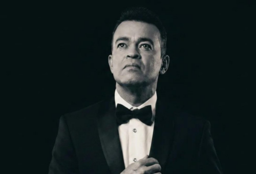 Dan último adiós a Alex Bueno con homenaje en el Teatro Nacional
