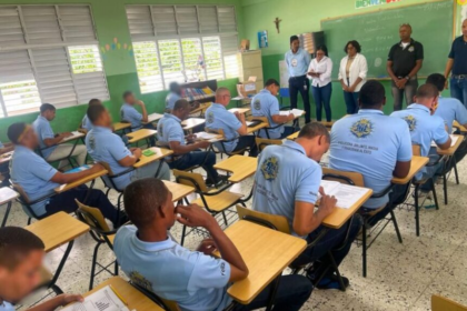 Reclusos de 30 centros penitenciarios realizan Pruebas Nacionales 2025-2026