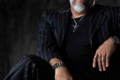 Chichí Peralta será exaltado por la Academia Latina de la Grabación, Latin GRAMMY, en reconocimiento a su excelencia musical