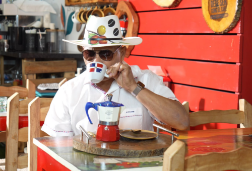 Joe Veras presenta «Aunque Sea Un Café», una bachata que reivindica el valor de los pequeños momentos