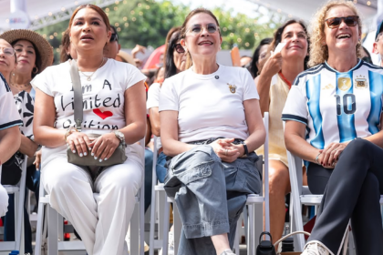 Carolina Mejía celebra con miles de capitaleños el cierre de las transmisiones gratuitas del Mundial