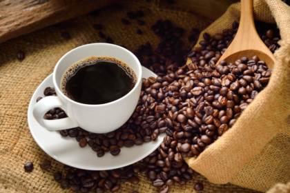 El café vuelve a la conversación: estudios destacan posibles beneficios cardiovasculares de la cafeína