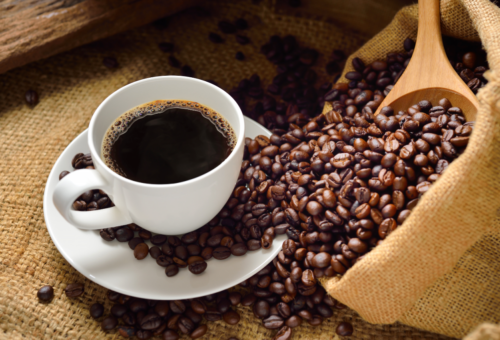 El café vuelve a la conversación: estudios destacan posibles beneficios cardiovasculares de la cafeína
