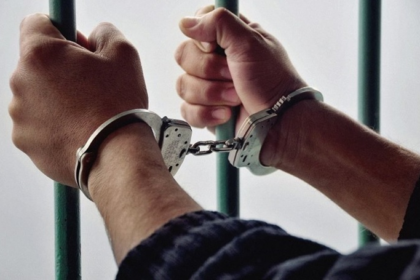 UN HOMBRE RECUPERA LA LIBERTAD TRAS CASI 20 AÑOS EN PRISIÓN PREVENTIVA EN DAJABÓN