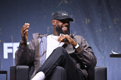 LeBron James deja a los Lakers y firma con Filadelfia