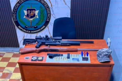 DINTEL ocupa armas y pertrechos militares durante allanamiento en Cotuí