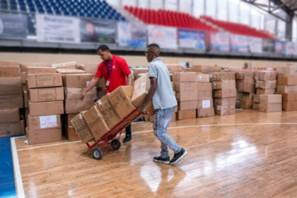 INABIE entregará más de 267 mil kits escolares en la región Este