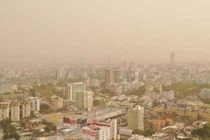 Calor, polvo del Sahara y lluvias aisladas marcan el clima de este lunes