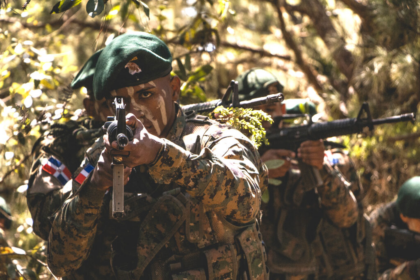 Ejército intercepta dos vehículos con haitianos indocumentados en el Cibao