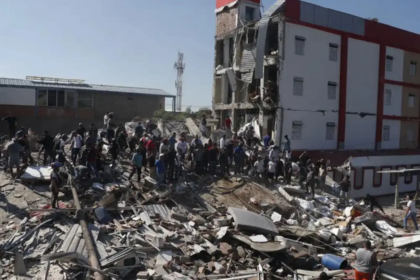 Sube a 51 la cifra de muertos por terremoto de magnitud 7,4 en Colombia