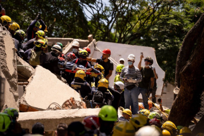 DESPUÉS DE MÁS DE 24 HORAS, LOS RESCATISTAS ENCONTRARON A DIANA CON VIDA