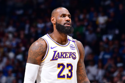 LEBRON DEBUTARÁ CON LOS 76ERS ANTE LOS CAMPEONES KNICKS