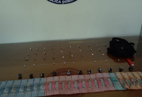 DINTEL arresta a hombre y le ocupa 50 porciones de presuntas sustancias controladas