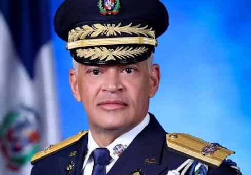 NUEVO JEFE DE LA POLICÍA NACIONAL ANUNCIA UNA NUEVA ETAPA DE TRANSFORMACIÓN INSTITUCIONAL