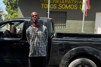 Ejército ocupa 18 paquetes de presunta marihuana durante operativo en Azua