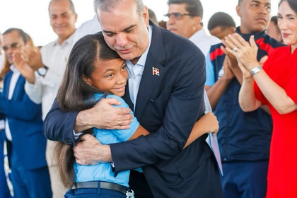 Abinader: “La República Dominicana de 2036 comienza a construirse desde las aulas”