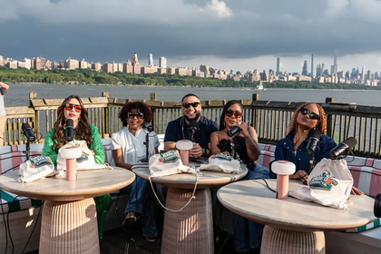 La Fábrica Radio sale de la cabina y llega a Nueva York y Nueva Jersey