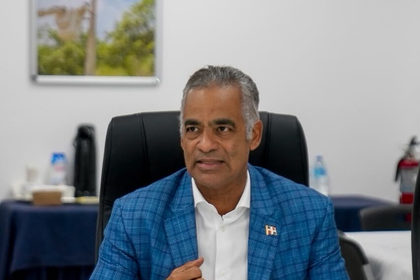 Joel Santos asegura que no se trabaja en un aumento de la tarifa eléctrica