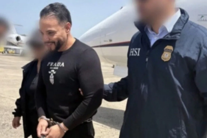 EXTRADITAN A EE. UU. A DOMINICANO SEÑALADO COMO LÍDER DE UNA RED DE NARCOTRÁFICO