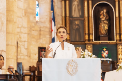 Carolina Mejía encabeza actos por el 528 aniversario de Santo Domingo
