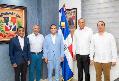 Elmerk Jonas se reúne con senadores y anuncia preparación del primer Foro Legislativo Plus