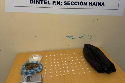Policía ocupa armas, presuntas drogas y máquinas tragamonedas durante operativos