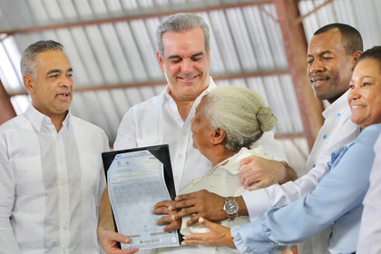 Gobierno de Abinader supera los 170,000 títulos de propiedad entregados a familias en todo el país