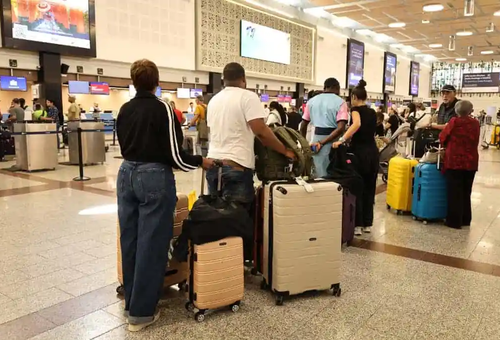 FALLA EN SISTEMA DE CONTROL AÉREO DE EE. UU. DEJA VUELOS RETRASADOS Y PASAJEROS VARADOS