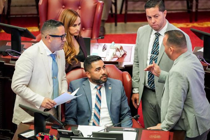 SENADO DE PUERTO RICO APRUEBA REDUCIR DE 21 A 18 AÑOS LA MAYORÍA DE EDAD