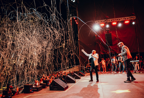 Ramón Orlando hace historia con un concierto olímpico que dimensionó la música popular dominicana