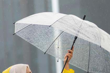 Ambiente cálido y lluvias puntuales marcarán el tiempo este lunes
