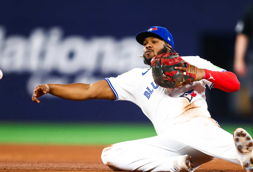 VLADIMIR GUERRERO JR. VUELVE A RUGIR CON JONRÓN Y CINCO CARRERAS IMPULSADAS