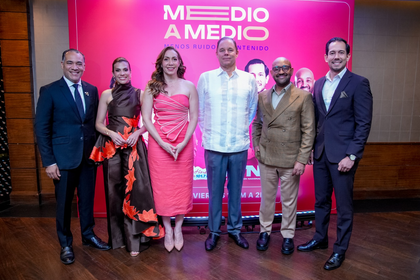 Miralba Ruiz regresa a la radio con “Medio a Medio”, una propuesta que apuesta por el diálogo, el análisis y la diversidad de opiniones