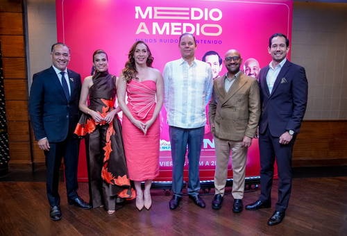 Miralba Ruiz regresa a la radio con “Medio a Medio”, una propuesta que apuesta por el diálogo, el análisis y la diversidad de opiniones