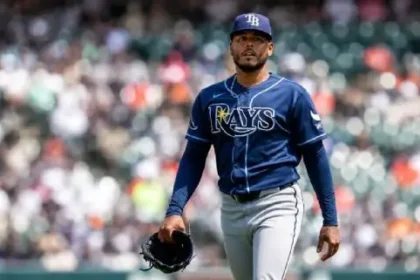 Freddy Peralta es elegido Jugador Más Valioso de la Serie de Campeonato de la Liga Americana