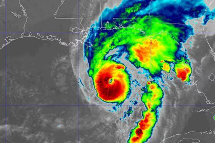 Huracán Isaías alcanza categoría 3 y amenaza la costa de Estados Unidos
