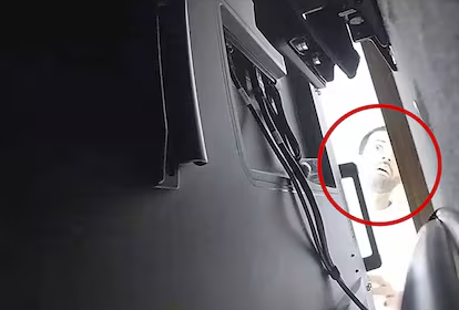 ACUSAN A INGENIERO DE OPENAI DE OCULTAR UNA GRABADORA EN SALA DE REUNIONES EJECUTIVA